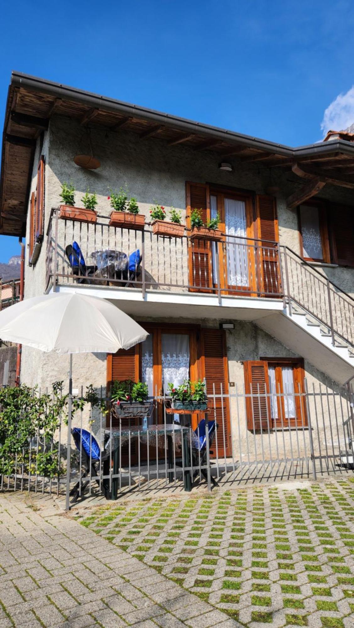 Laura'S Cottage With Lake View, Detached, 5 Kilometers From Varenna Lierna Exteriör bild