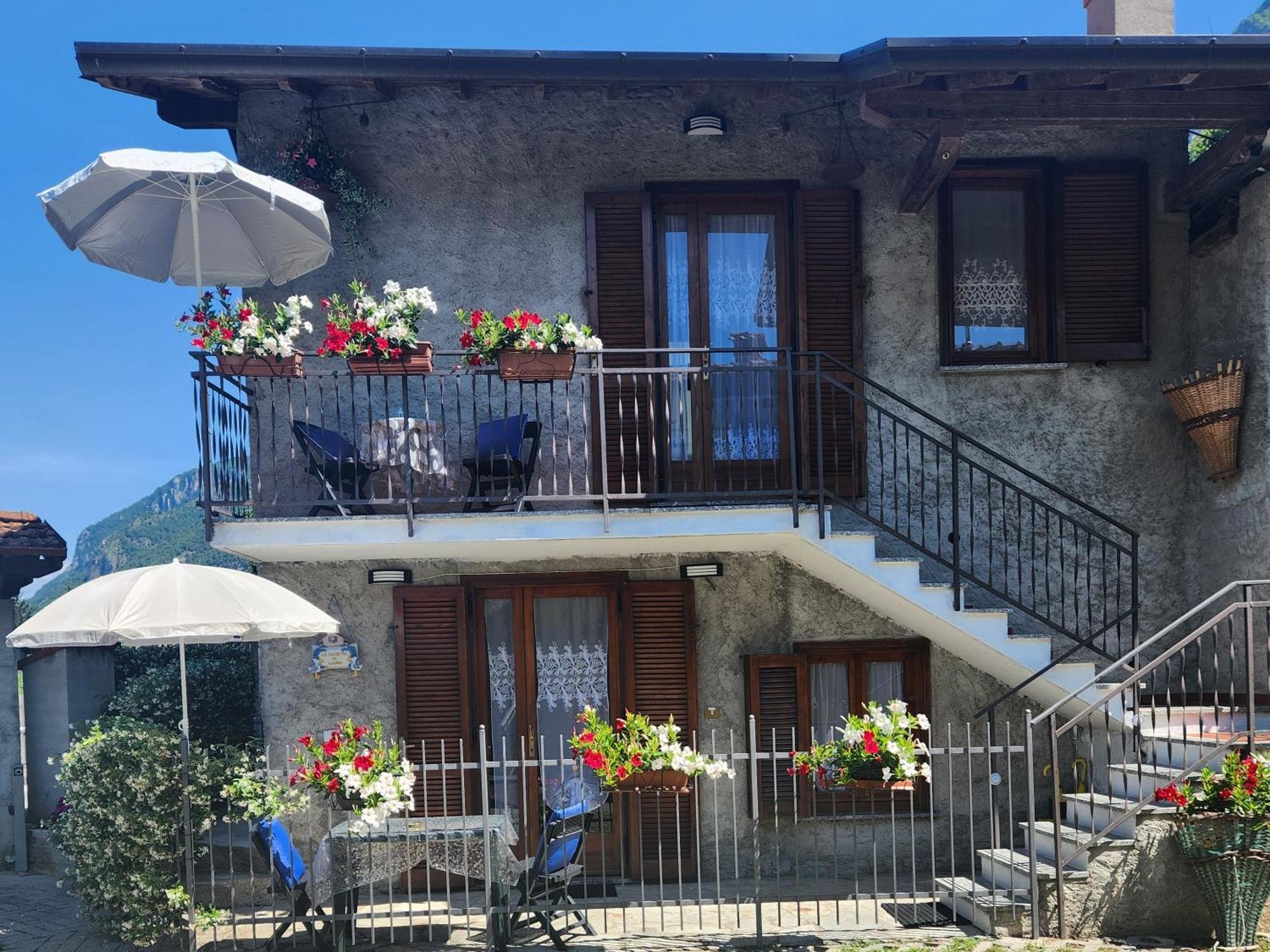 Laura'S Cottage With Lake View, Detached, 5 Kilometers From Varenna Lierna Exteriör bild