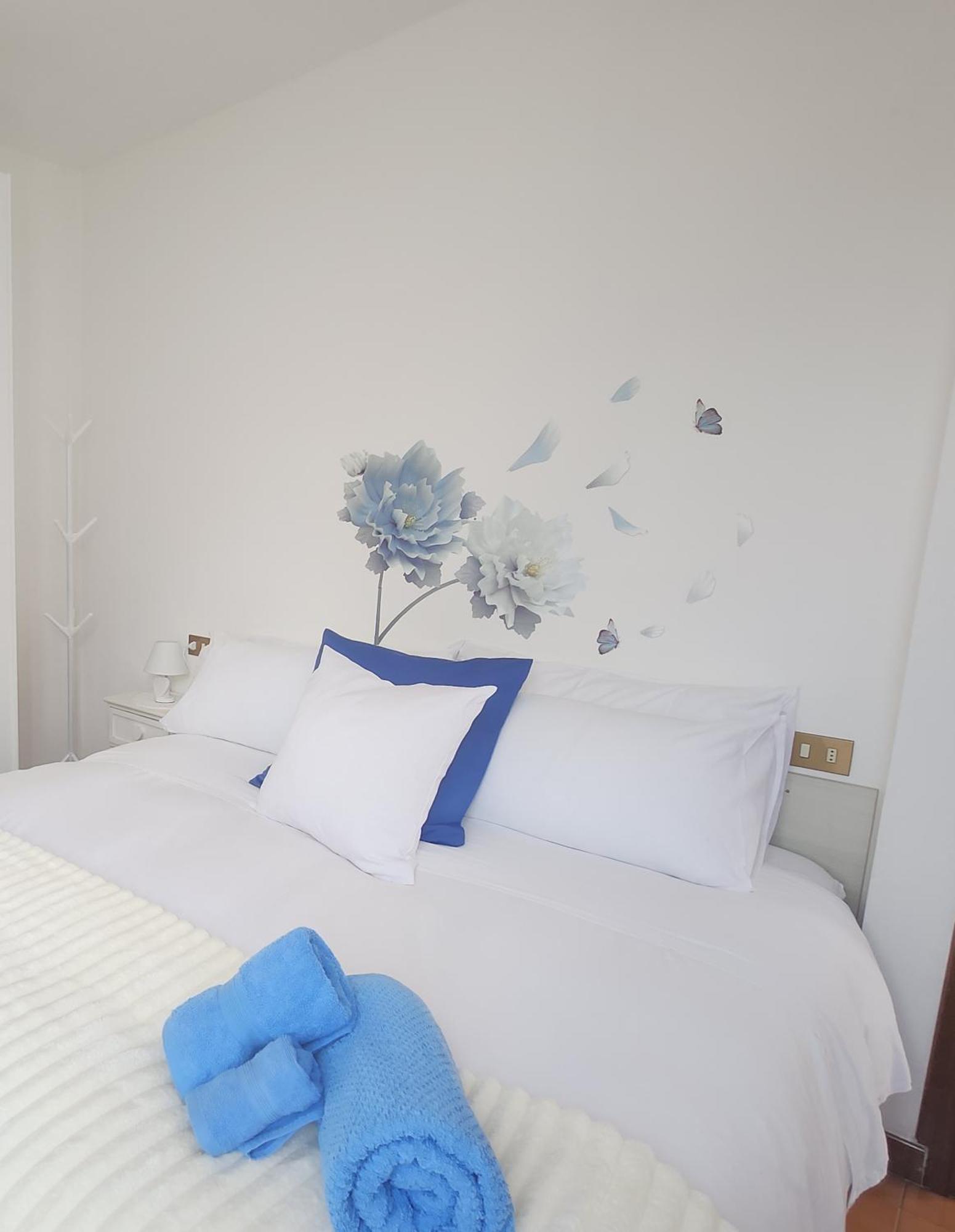 Laura'S Cottage With Lake View, Detached, 5 Kilometers From Varenna Lierna Exteriör bild