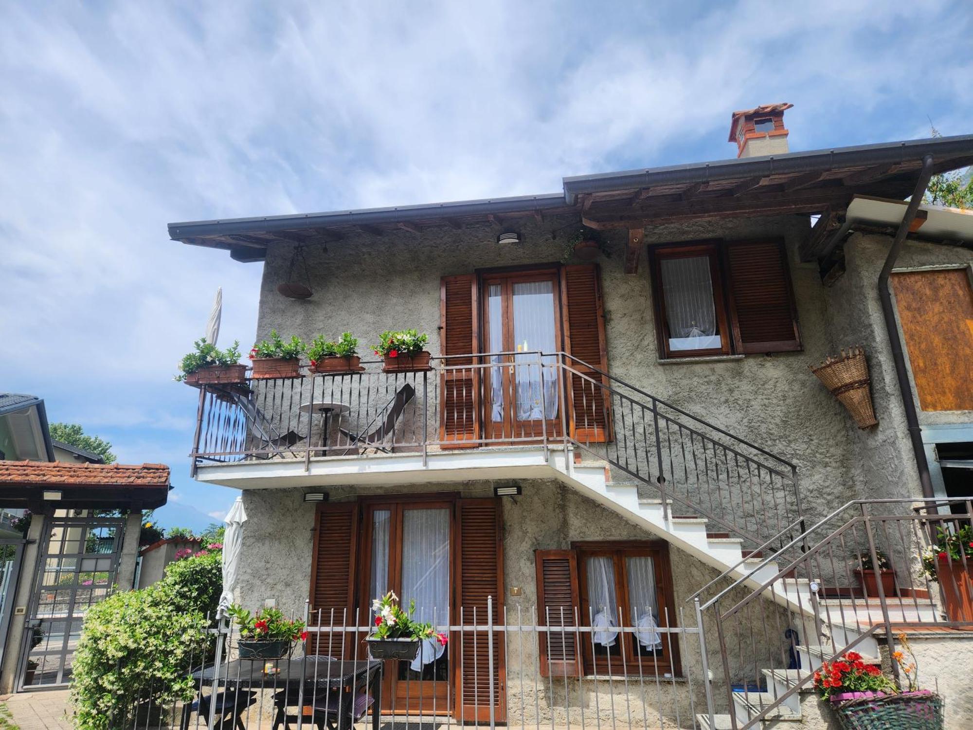 Laura'S Cottage With Lake View, Detached, 5 Kilometers From Varenna Lierna Exteriör bild